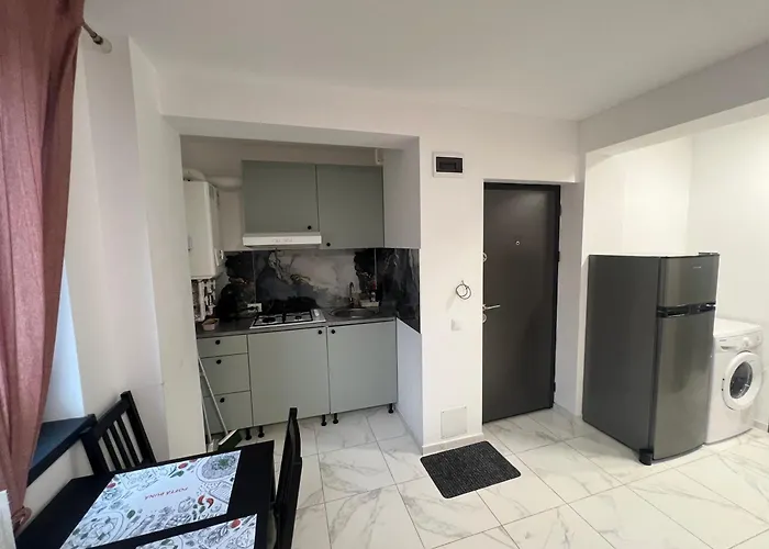 Everest 33 Ap 1 Apartment