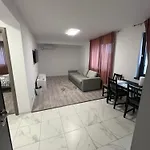 Everest 33 Ap 1 Apartman Bukarest