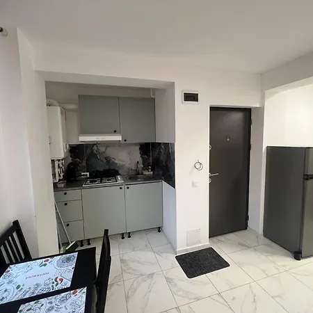 Everest 33 Ap 1 公寓