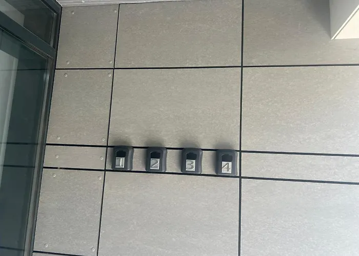 Everest 33 Ap 1 公寓 *