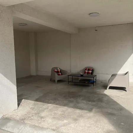 Apartament Everest 33 Ap 1 *